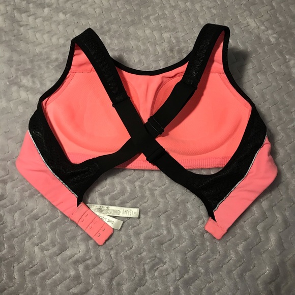 Victoria’s Secret Sports Bra - Picture 2 of 6